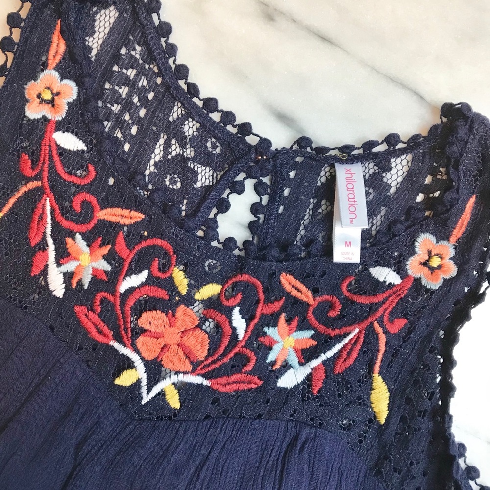 Embroidered Floral Detail Sleeveless Dress Sz Med